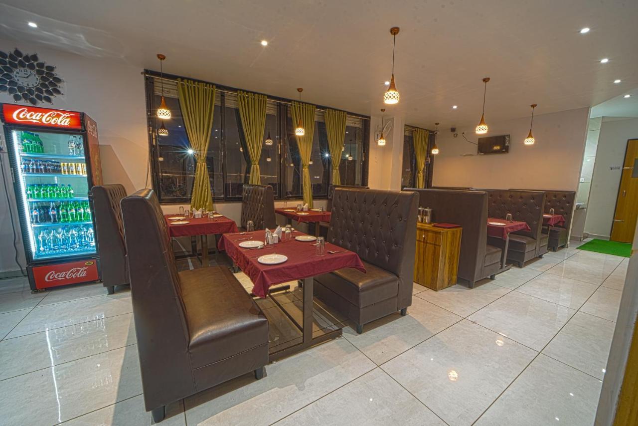 Hotel Saheb Kolhapur Zewnętrze zdjęcie