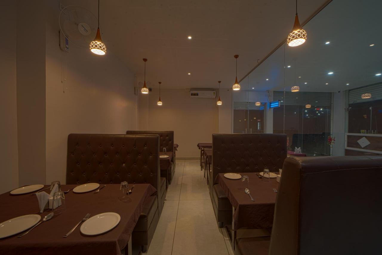 Hotel Saheb Kolhapur Zewnętrze zdjęcie