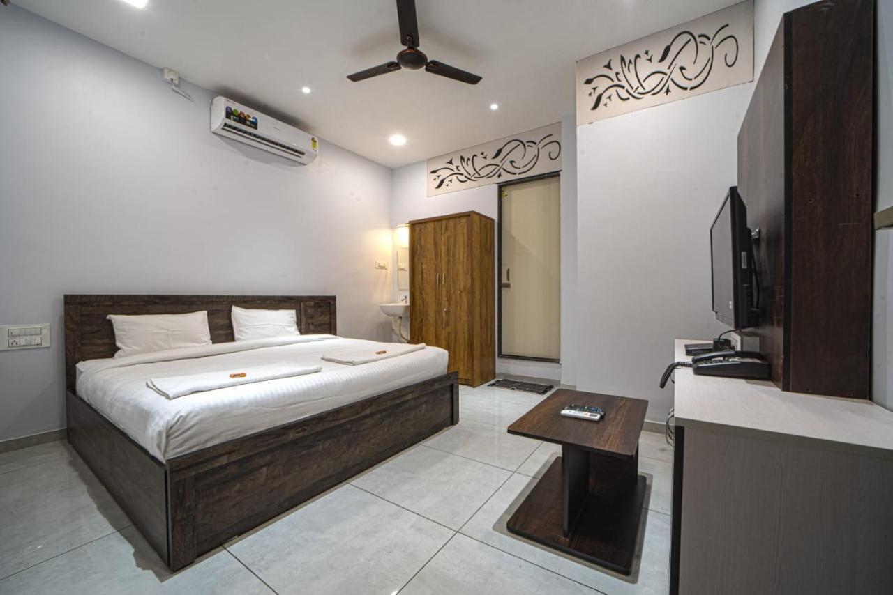 Hotel Saheb Kolhapur Zewnętrze zdjęcie